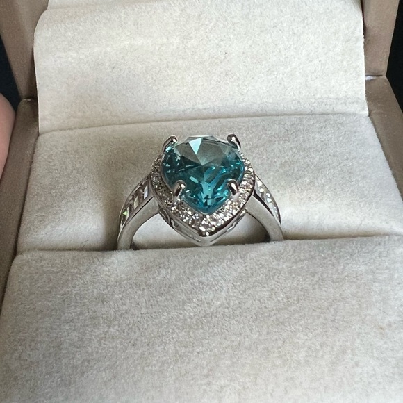 14k gold finish silver ring with London light blue topaz stone - Picture 6 of 9